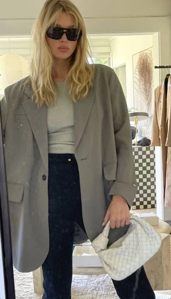 Oversized Structured Blazer | 11 Parisian Style Basics To Add To Your Fall / Winter Wardrobe