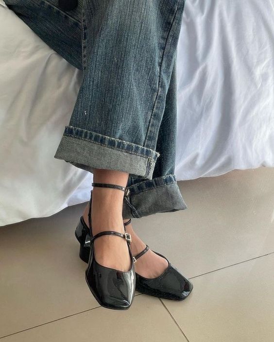 Are Ballet Flats Back? Mesh, Mary Jane, Metallic and More