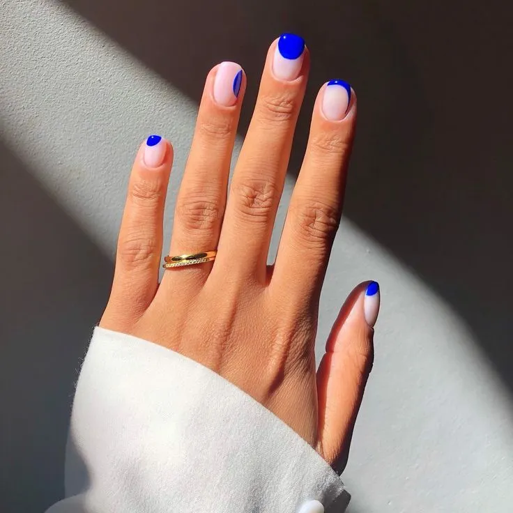 2025 Deep Blue Geometric Nail Trend