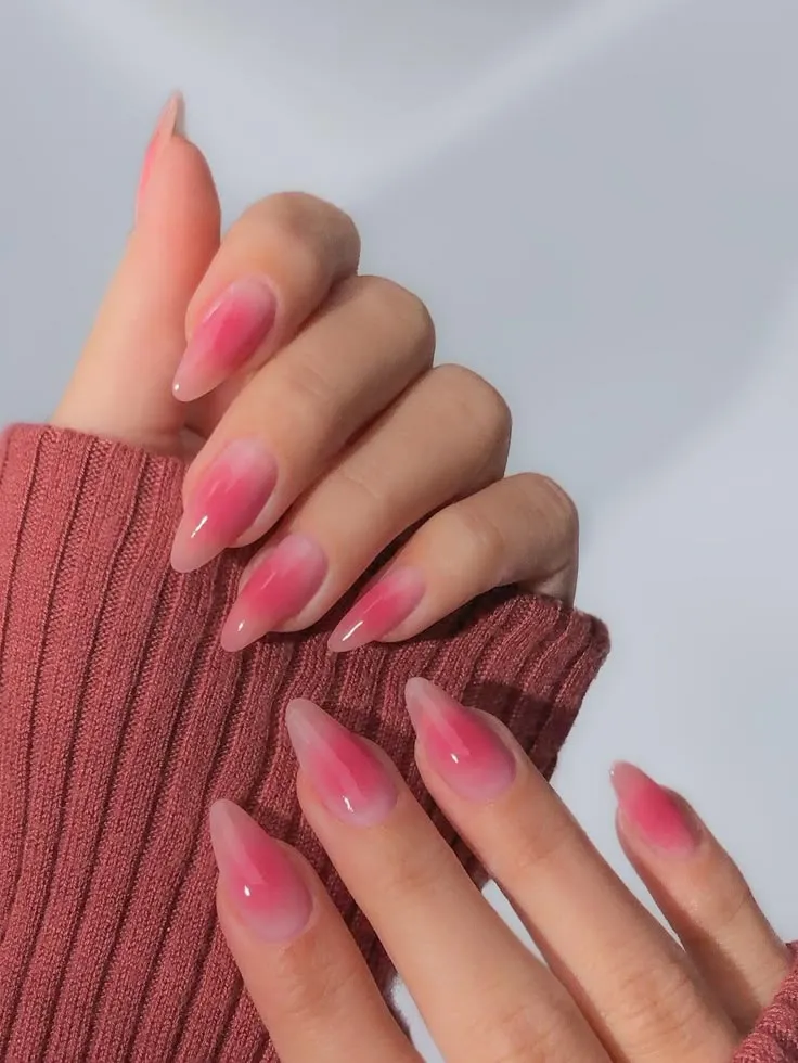 Short Almond Nails 2025 Trend