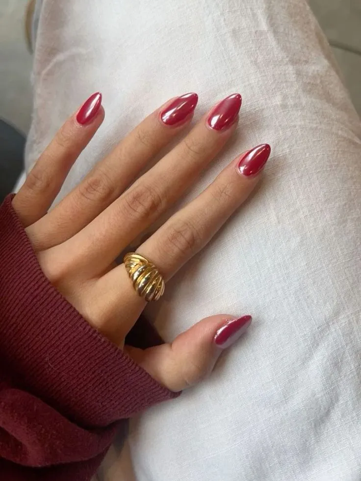Sleek Almond Nail Inspo 2025
