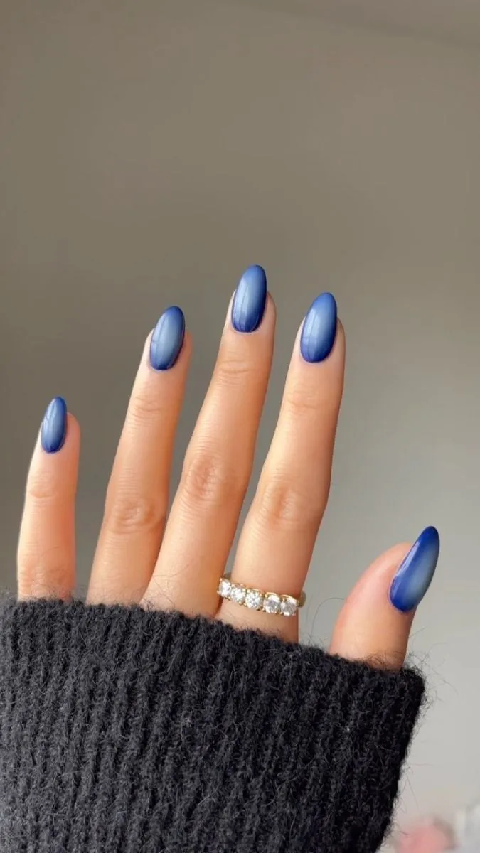 Royal Blue Ombré Nail Designs
