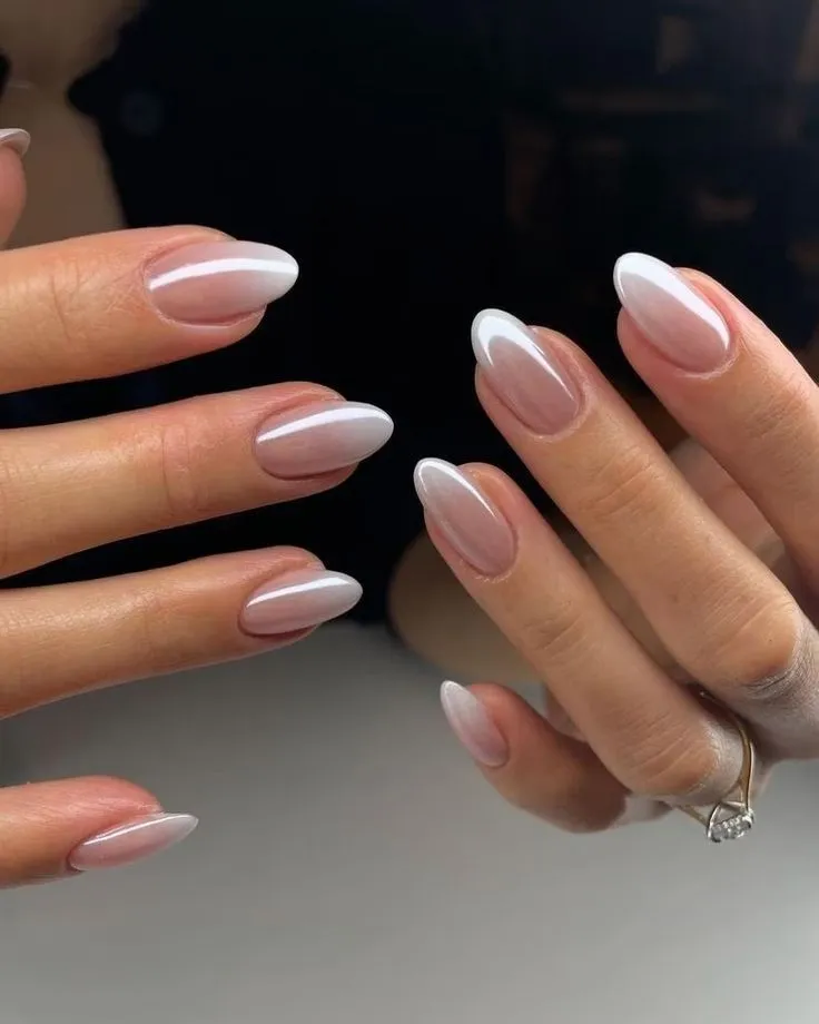 Soft Gradient White Tip Chic