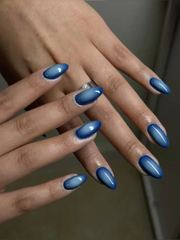 Dark blue light blue ombre nails