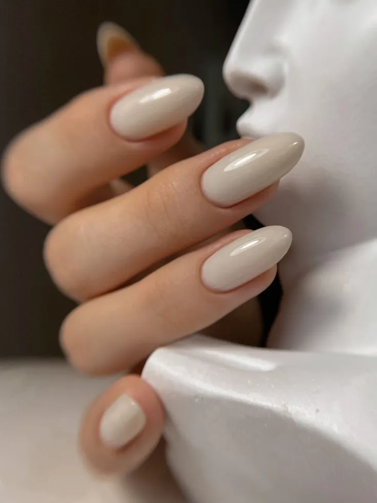 Off White Vanilla Almond Fall Nail Colors 2025